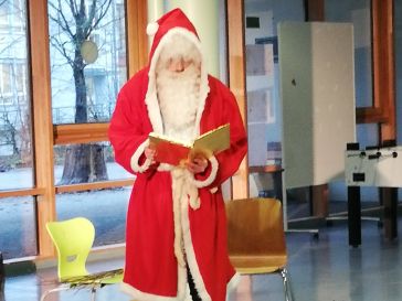 Der Nikolaus besucht die Grundschule 